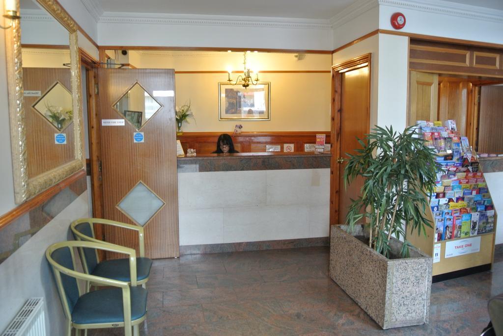 Carlton Hotel Londra Dış mekan fotoğraf